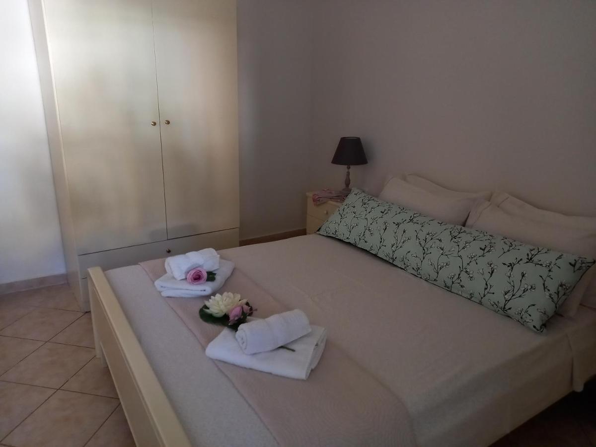 Peramos Apartments Néa Péramos Exterior foto